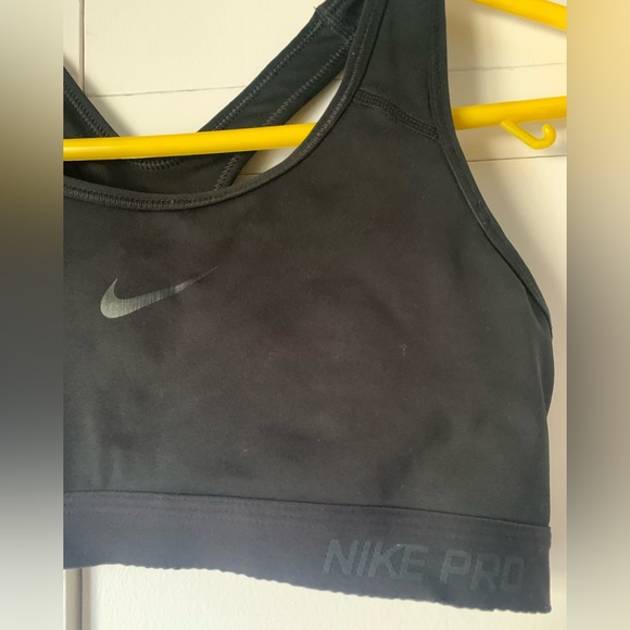 Nike Dri-Fit sports bra - Picture 2 of 5